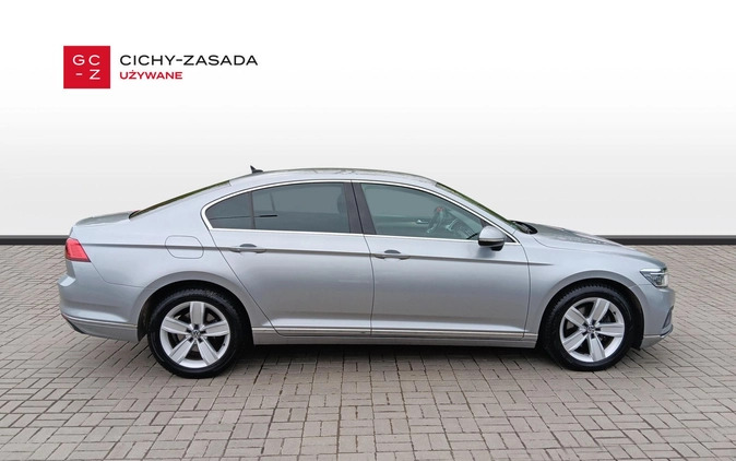 Volkswagen Passat cena 95900 przebieg: 144399, rok produkcji 2019 z Opoczno małe 781